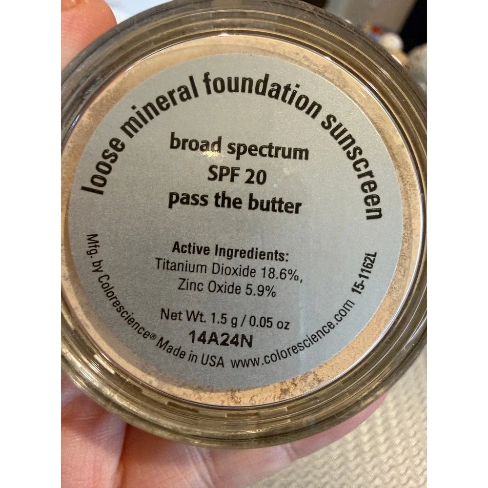 4 Colorescience Loose Mineral Foundation Sunscreen SPF 20‎ Pass The Butter 1.5 g
